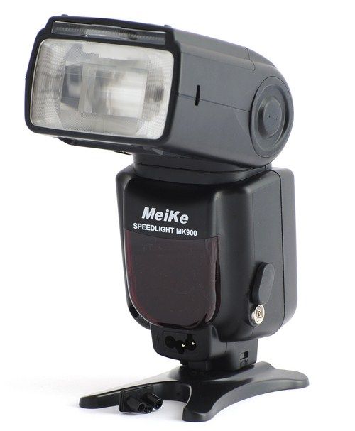 Meike MK 900 a Nikon SB910 alternatívája
