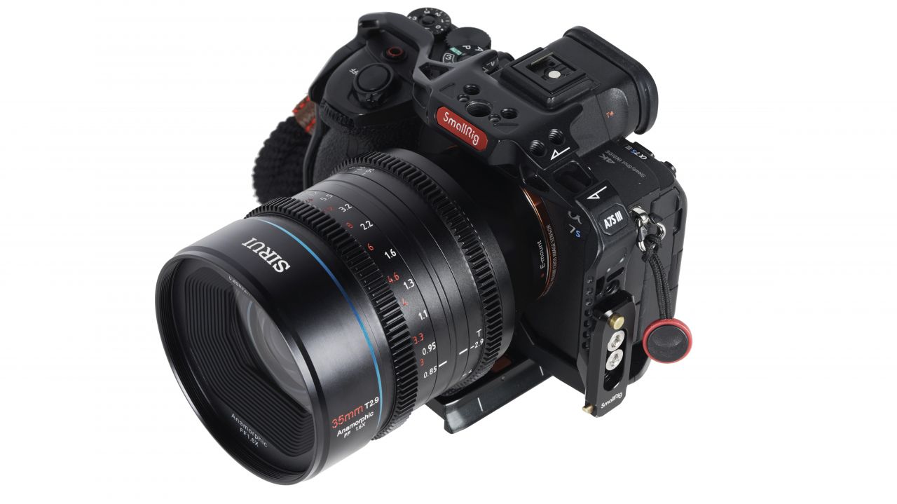 SIRUI Venus 35mm T2.9 1.6x Full Frame Anamorf objektív Leica L bajonettel