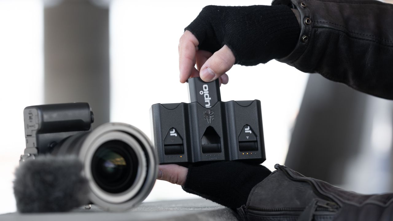 Jupio Pr1me Gear 3in1 Tri-Charger gyorstöltő Canon LP-E6 akkumulátorokhoz