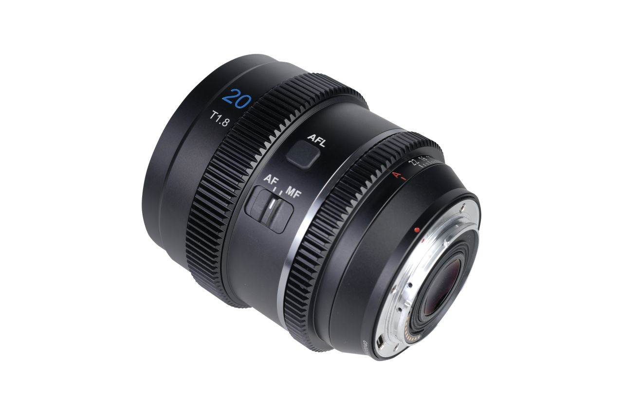 Sirui 20mm T1.8 1.33x S35 AF Autofókuszos Anamorf objektív Sony E bajonettel (kék becsillanás) Sirui 20mm T1.8 1.33x S35 AF Autofókuszos Anamorf objektív Sony E bajonettel (kék becsillanás)