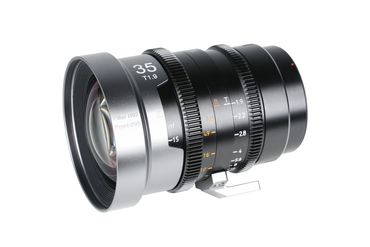 SIRUI IronStar T1.9 1.5X Anamorf Full Frame Cine Objektív 35mm (Kék Becsillanás) SIRUI IronStar T1.9 1.5X Anamorf Full Frame Cine Objektív 35mm (Kék Becsillanás)