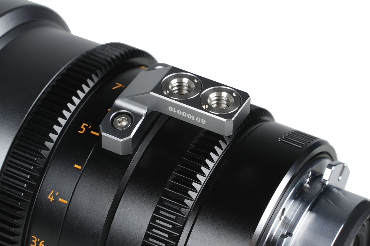 SIRUI IronStar T1.9 1.5X Anamorf Full Frame Cine Objektív 35mm (Kék Becsillanás) SIRUI IronStar T1.9 1.5X Anamorf Full Frame Cine Objektív 35mm (Kék Becsillanás)