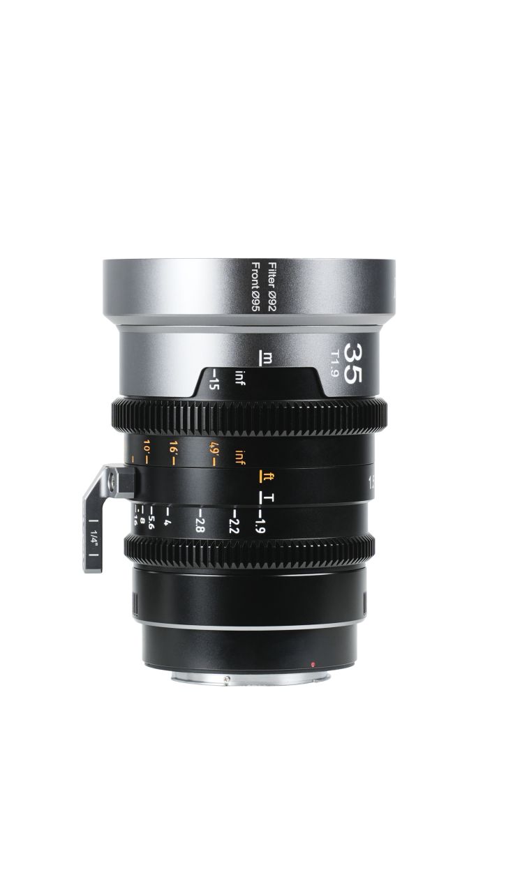 SIRUI IronStar T1.9 1.5X Anamorf Full Frame Cine Objektív 35mm (Kék Becsillanás) SIRUI IronStar T1.9 1.5X Anamorf Full Frame Cine Objektív 35mm (Kék Becsillanás)