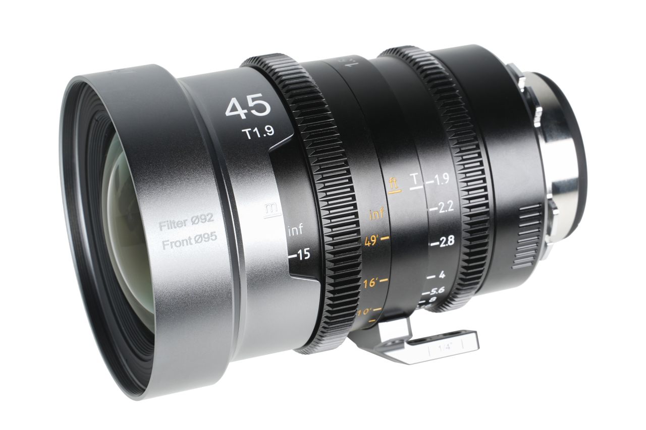 SIRUI IronStar T1.9 1.5X Anamorf Full Frame Cine Objektív 45mm (Semleges Becsillanás) SIRUI IronStar T1.9 1.5X Anamorf Full Frame Cine Objektív 45mm (Semleges Becsillanás)