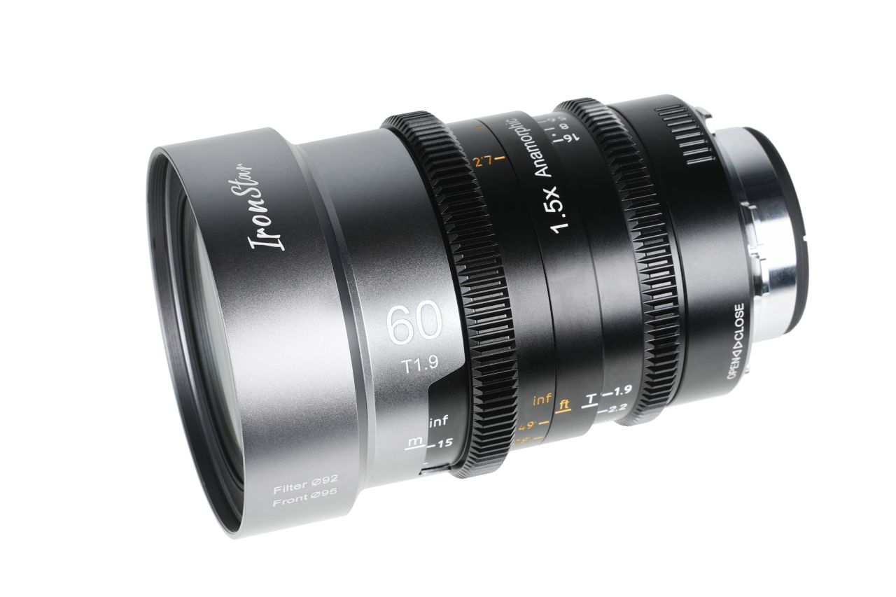 SIRUI IronStar T1.9 1.5× Anamorf Full Frame Cine Objektív 60mm (Kék Becsillanás) SIRUI IronStar T1.9 1.5× Anamorf Full Frame Cine Objektív 60mm (Kék Becsillanás)