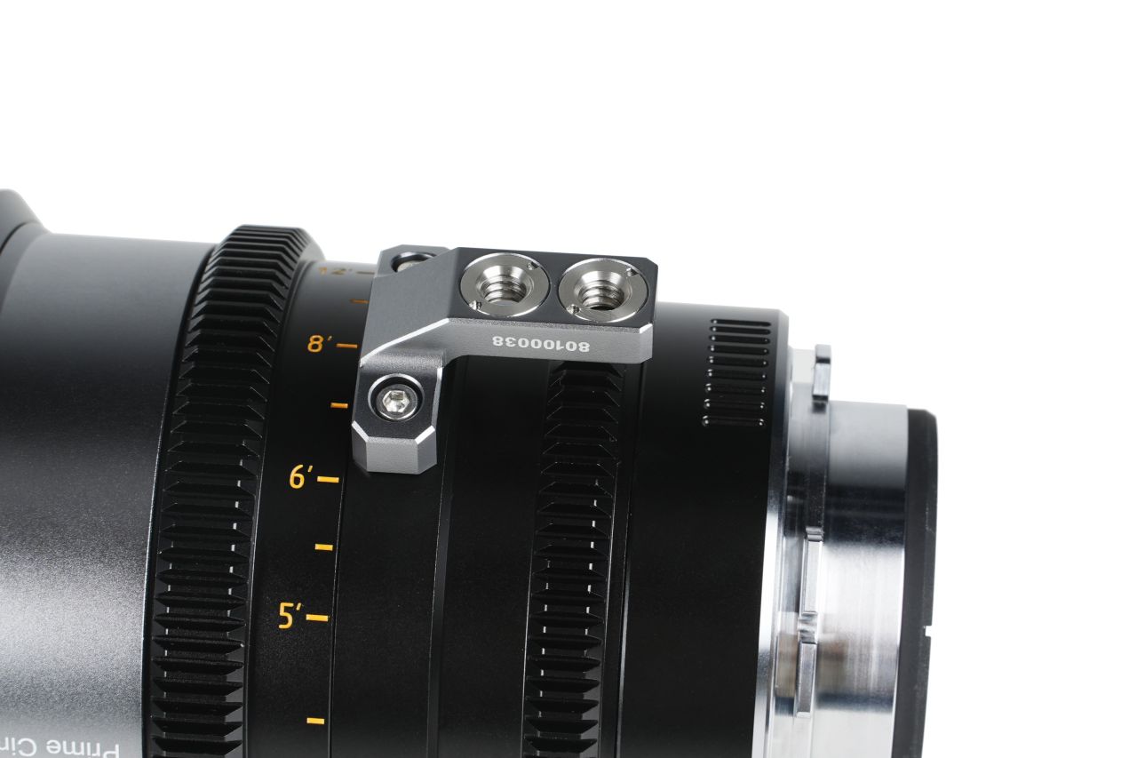 SIRUI IronStar T1.9 1.5× Anamorf Full Frame Cine Objektív 60mm (Kék Becsillanás) SIRUI IronStar T1.9 1.5× Anamorf Full Frame Cine Objektív 60mm (Kék Becsillanás)