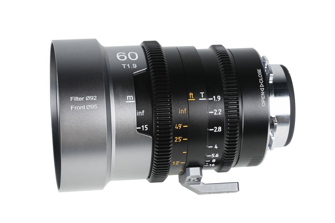 SIRUI IronStar T1.9 1.5× Anamorf Full Frame Cine Objektív 60mm (Kék Becsillanás) SIRUI IronStar T1.9 1.5× Anamorf Full Frame Cine Objektív 60mm (Kék Becsillanás)