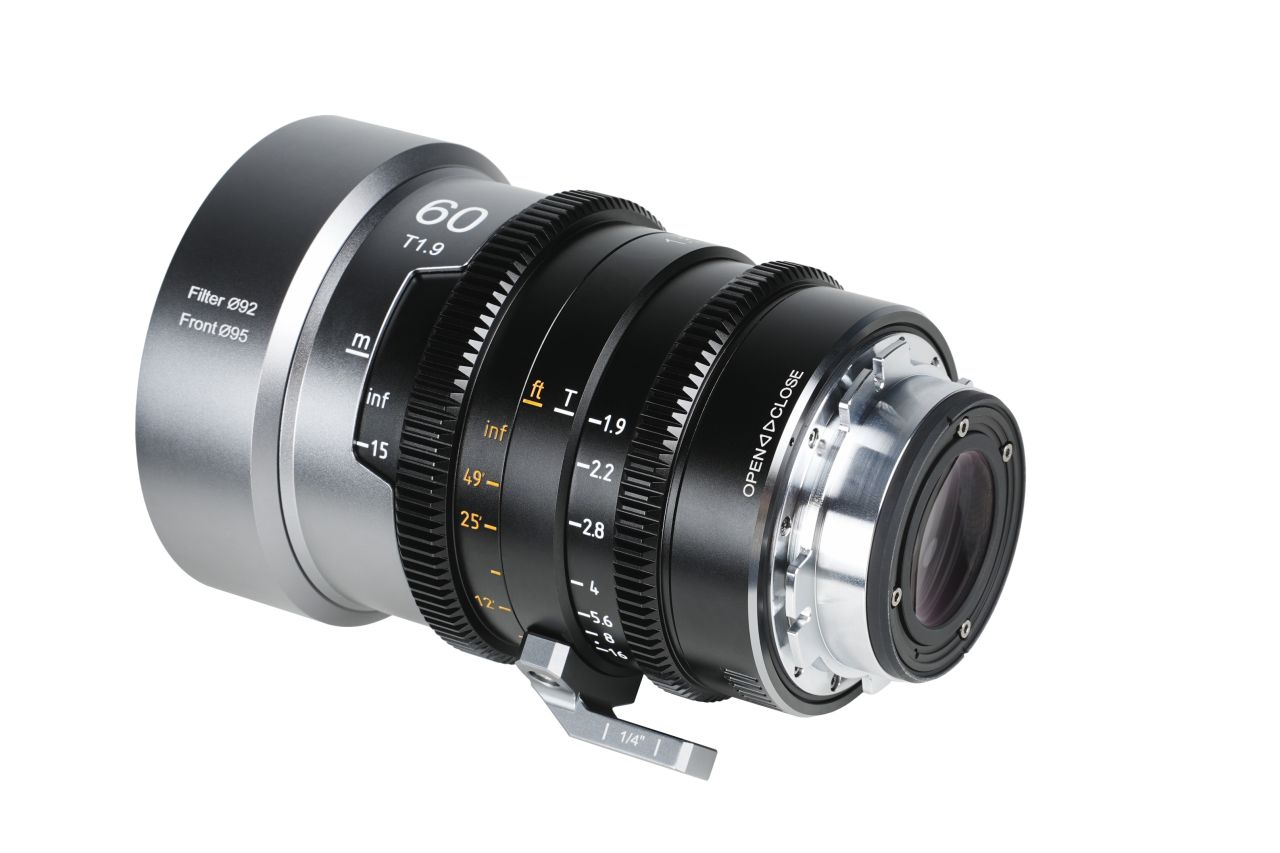 SIRUI IronStar T1.9 1.5× Anamorf Full Frame Cine Objektív 60mm (Kék Becsillanás) SIRUI IronStar T1.9 1.5× Anamorf Full Frame Cine Objektív 60mm (Kék Becsillanás)