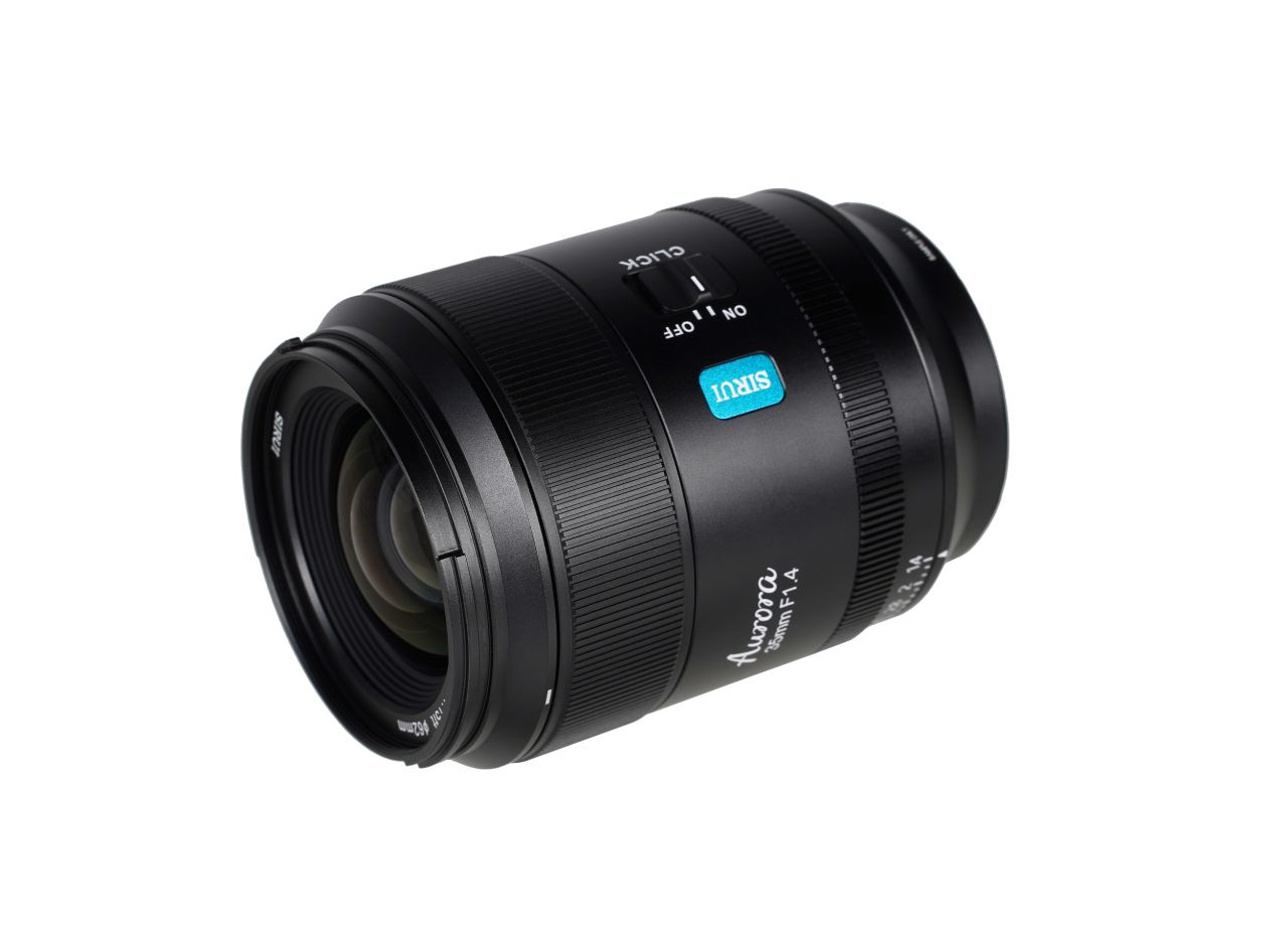 SIRUI Aurora 35mm f/1.4 Full Frame autofókuszos objektív (Sony E) SIRUI Aurora 35mm f/1.4 Full Frame autofókuszos objektív (Sony E)