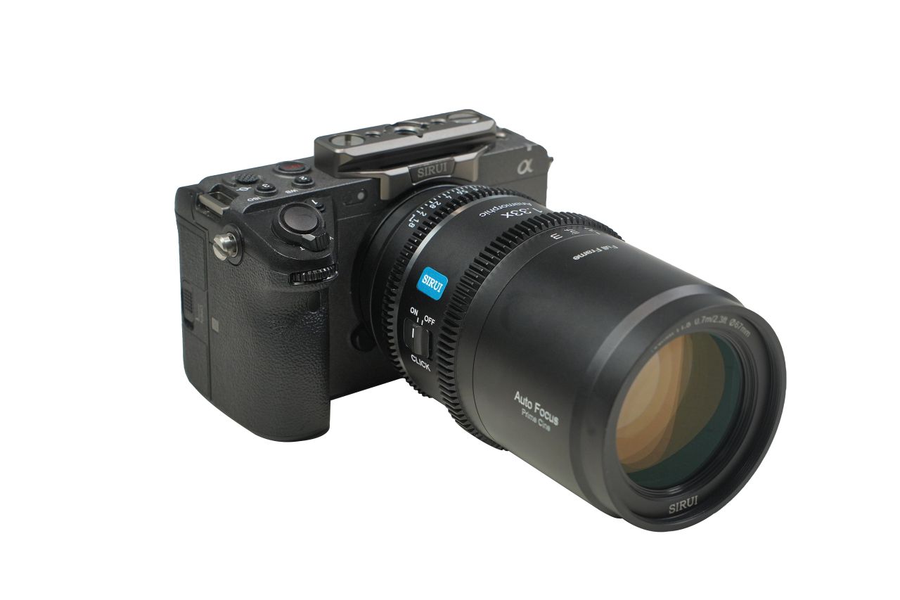 SIRUI Astra 100mm T1.8 1.33x Anamorf AF Objektív (Nikon Z, Kék Becsillanás) SIRUI Astra 100mm T1.8 1.33x Anamorf AF Objektív (Nikon Z, Kék Becsillanás)