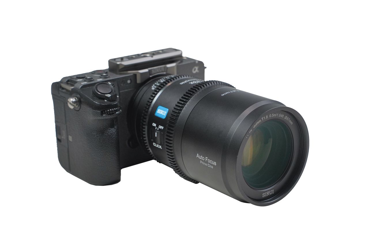 SIRUI Astra 50mm T1.8 1.33x Anamorf AF Objektív (Nikon Z, Kék Becsillanás)